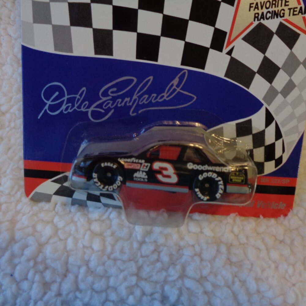 Dale Earnhardt #3 Matchbox Super Stars Goodwrench 1/64 Diecast Car - Picture 3 of 10